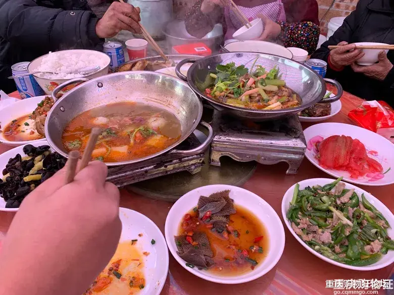重庆购物狂论坛 吃了一顿重庆农村坝坝席，发现这才是真正的人间烟火！满满的回忆