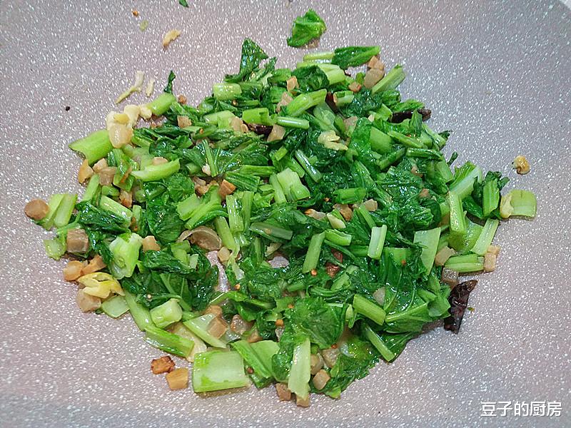 青菜|白菜萝卜靠边站，每天吃一点它，对咳嗽痰多便秘特别好，2块1大把
