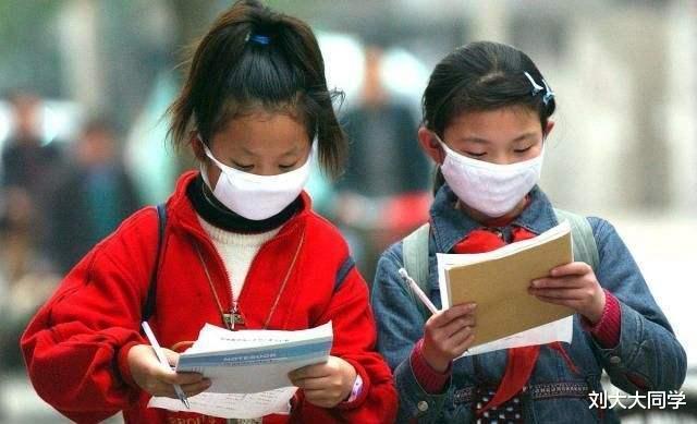 「小留学生」小留学生回国以后：英国50万“能负担”，中国3万“掏不起”