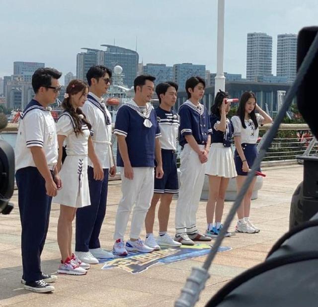 奔跑吧兄弟|《奔跑吧》收官变\换届\?杨颖、李晨退出,节目组暗示意味明显