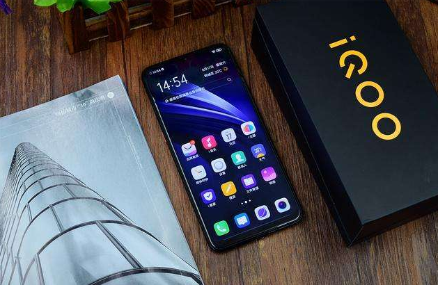 iqoo▲Vivo再次发力，865+144Hz+UFS3.1配置，IQOO价格感人