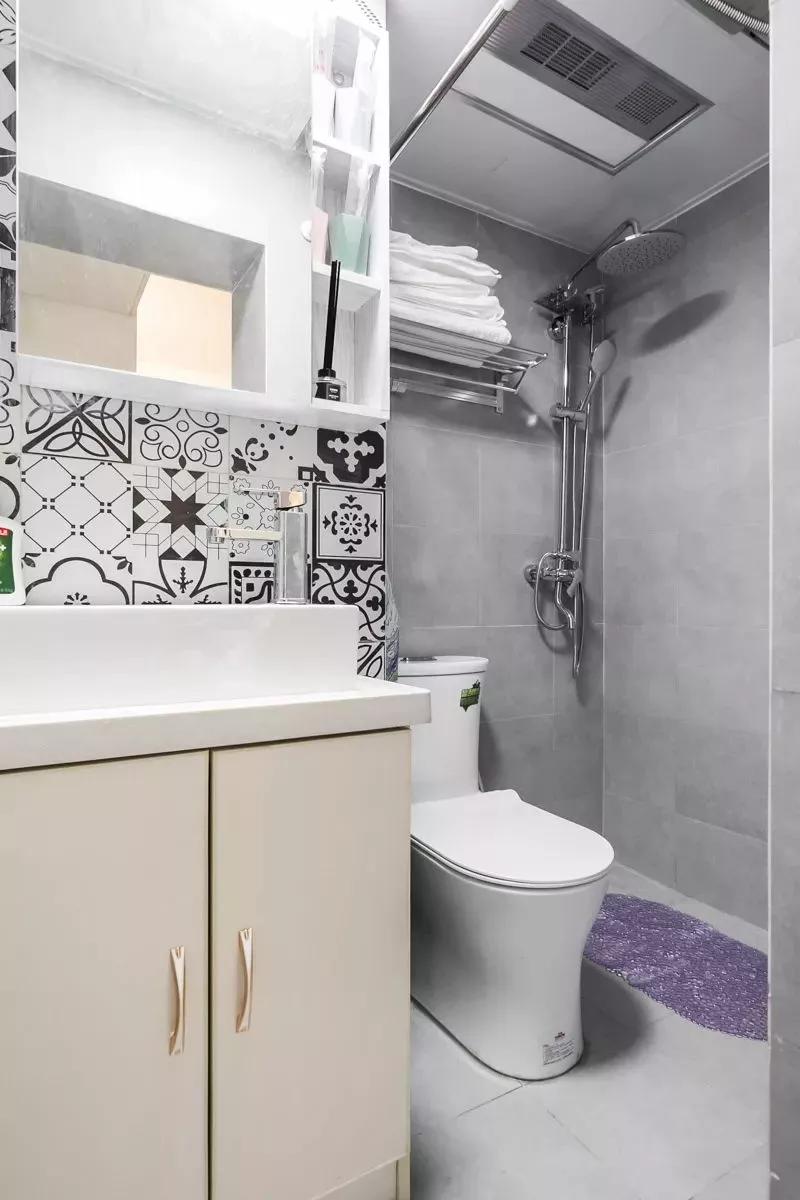 迷你的小户型卫生间，就算做不了干湿分离，也要很好看