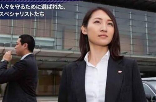 女保镖|中国第一美女保镖，接待无数第一夫人，52岁仍单身，现成亿万富婆