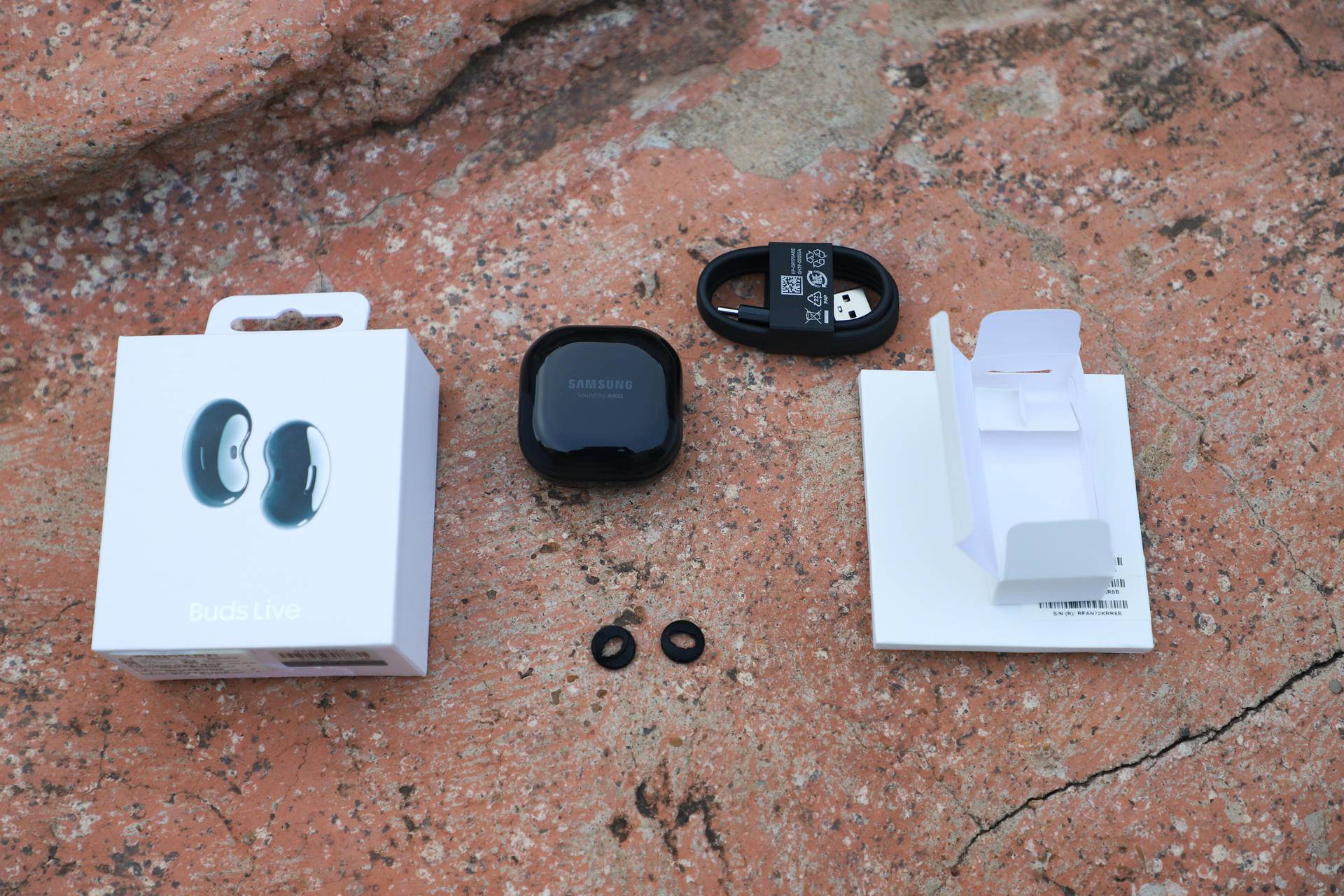 三星|来得有点晚，但真的香：三星Buds Live深度体验