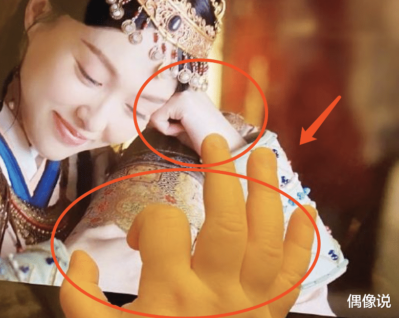 唐嫣|唐嫣首晒女儿照片！八个月小公主比OK手势，和唐嫣肤色差距大