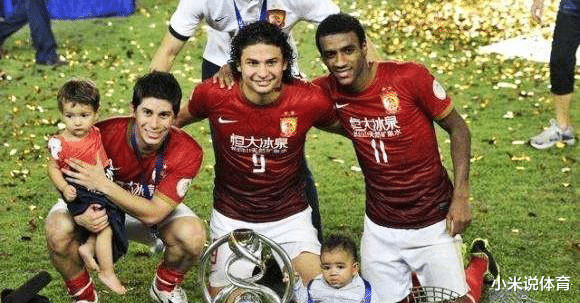 【孔卡】孔卡看着高楼激动不已:这是市中心吧?刘永灼:不,这是广州郊区