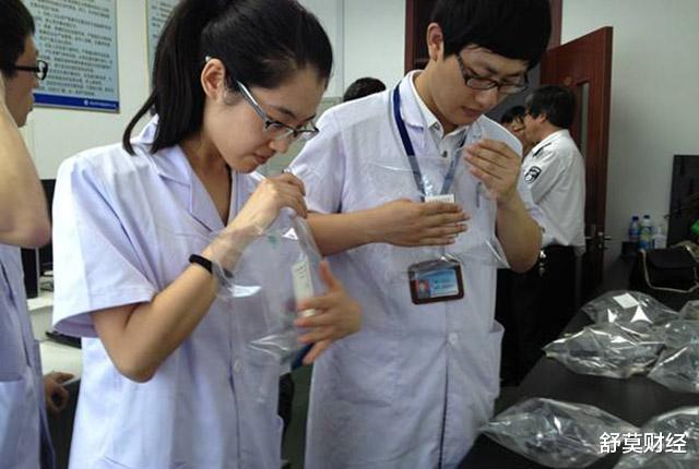 |“新职业”来了，试睡、闻臭、剥虾，不起眼的职业却十分暴利