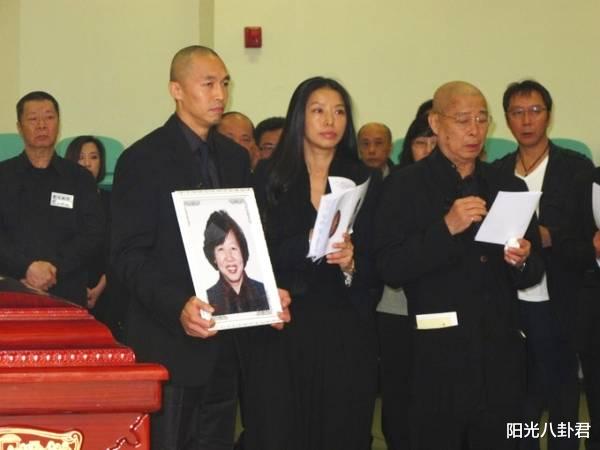 刘兆铭■米雪晒与多位老艺术家合影，70岁刘松仁被曝中风后暴瘦，88岁刘兆铭抢镜