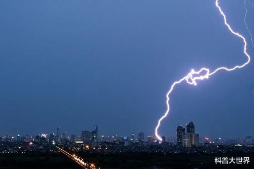 『卫星』闪电最长能有多长？科学家监测到最长闪电，超过北京到郑州的距离