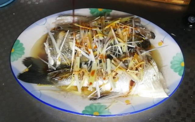 鲈鱼|7月，这鱼要常吃，比牛骨头有营养，9元1斤，胜过给孩子吃钙片