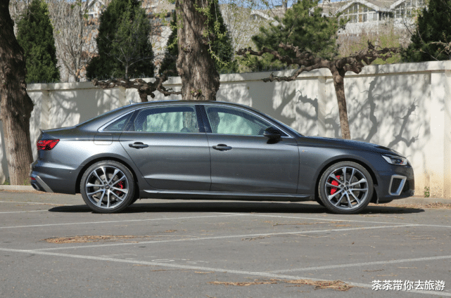 奇瑞瑞虎|奥迪也降价上瘾？一路狂跌倒24万，油耗3毛5，30天狂卖13053辆