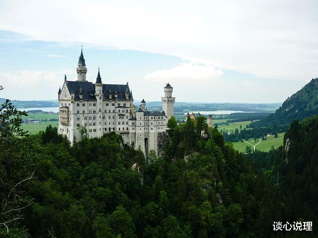 狮子座|11月，十指相扣，心被你牵走，3星座邂逅真爱，此生白头相守