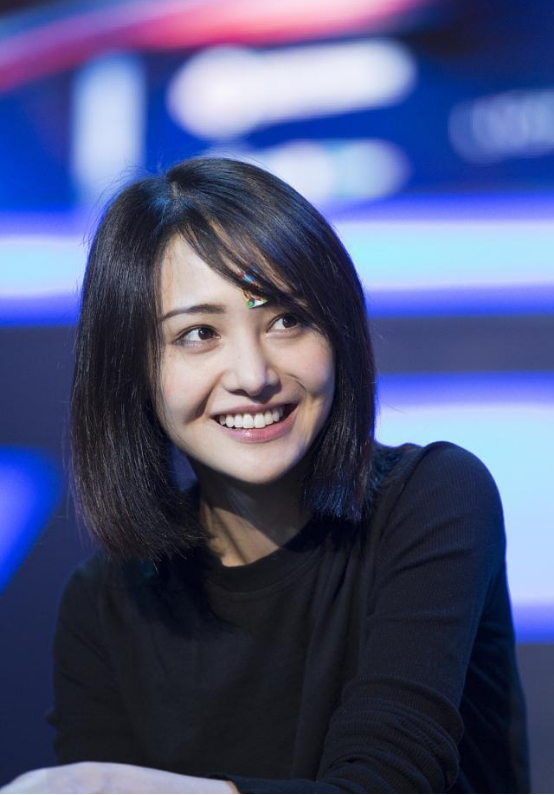 女孩|郑爽到底是有多败家?每年护肤花百万,只为了日常能纯素颜出门