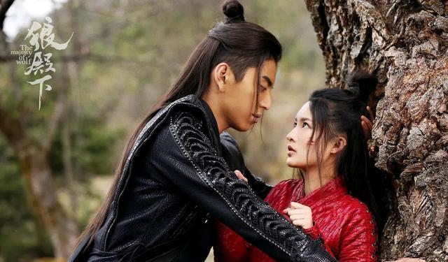 肖战|《狼殿下》悄悄开播，肖战前几集未登场，黑粉就刷屏吐槽肖战演技