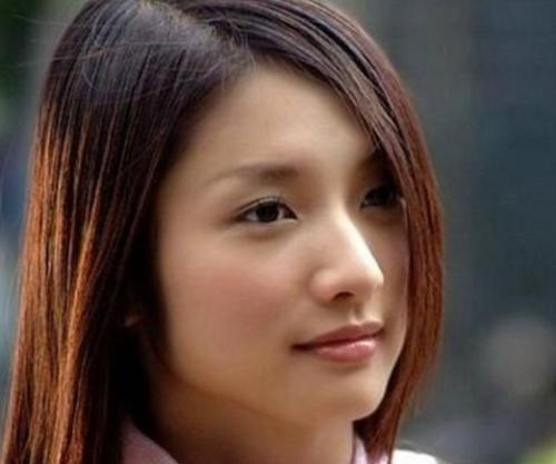 徐华凤|徐华凤:19岁走红,“逼宫”7年嫁豪门,上位3年全身长满肿瘤病逝