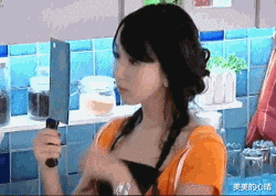 |形象很重要，做菜也要时刻保持着美丽，照一下看看妆没有花了