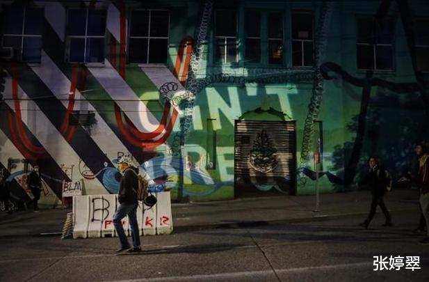 美国@美国一地区成功独立！特朗普下令夺回，州长：总统毫无执政力