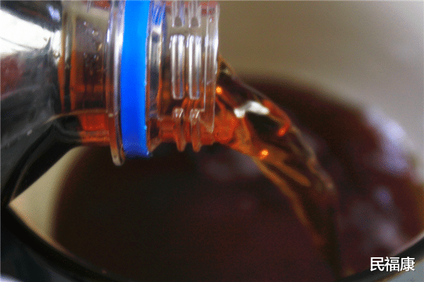 碳酸饮料|1种饮料被医生划入黑名单，再口渴，也尽量别用来代水喝