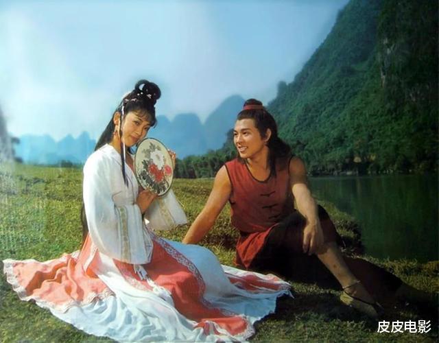 首映▲李连杰与黄秋燕因《少林小子》情定终身，离婚后黄秋燕曾住地下室