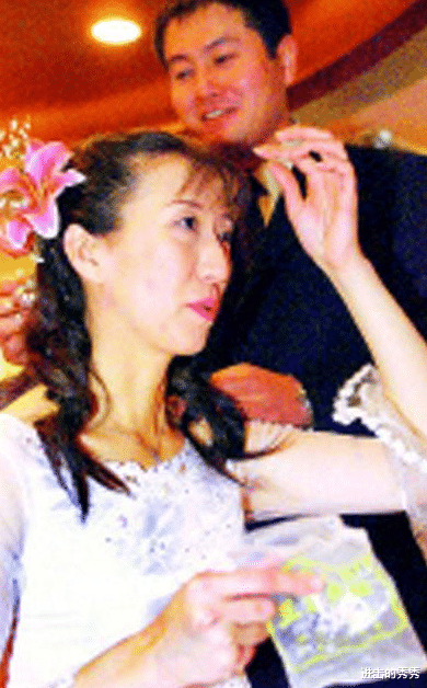 『赖亚文』女排五代元老赖亚文，与丈夫婚后不得不分居，儿子喊她叫阿姨