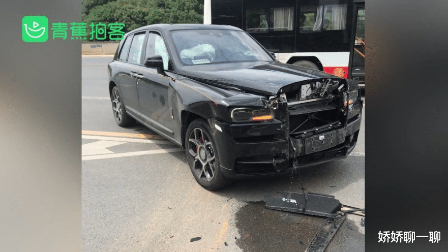 『长安』劳斯莱斯和长安相撞，损失超200万，看看长安三责险，段子成真了