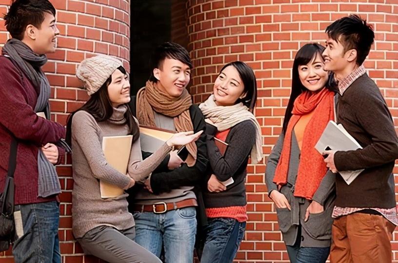 |大学是所“整容院”？网友晒4年对比照，男生比女生更惊艳