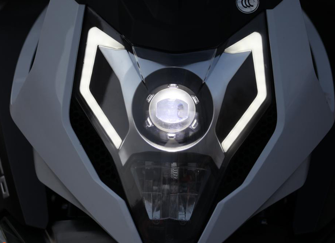 春风650|国产最牛拉力摩托，双缸水冷电喷45kW，可调悬架+ABS，配原厂双箱