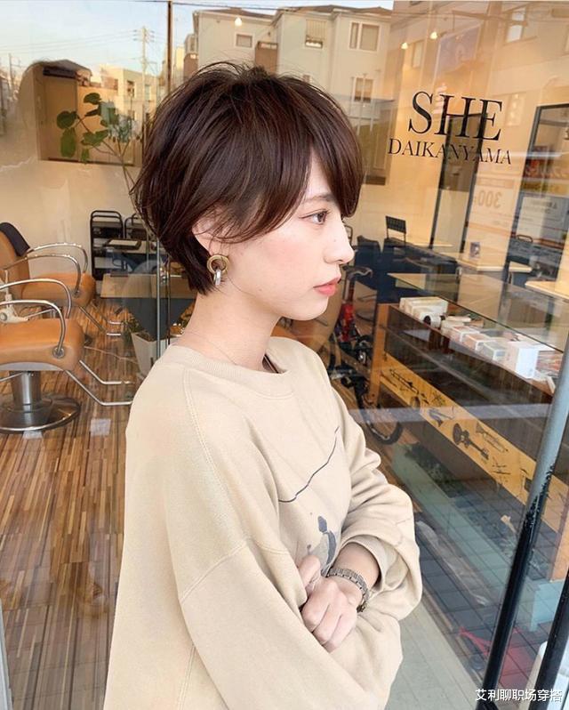短发|什么样的短发好看？这些发型参考清新也活泼，打造职场新鲜人的知性风范