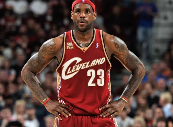 「科比·布莱恩特」吉尔伯特：当初湖人想用科比换勒布朗，我告诉他们科比还不配单换