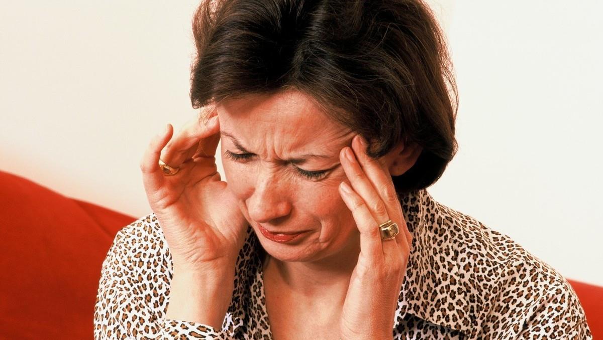 更年期■女性一过45岁，即使没“更”，也要少吃3种食物，做好两件事