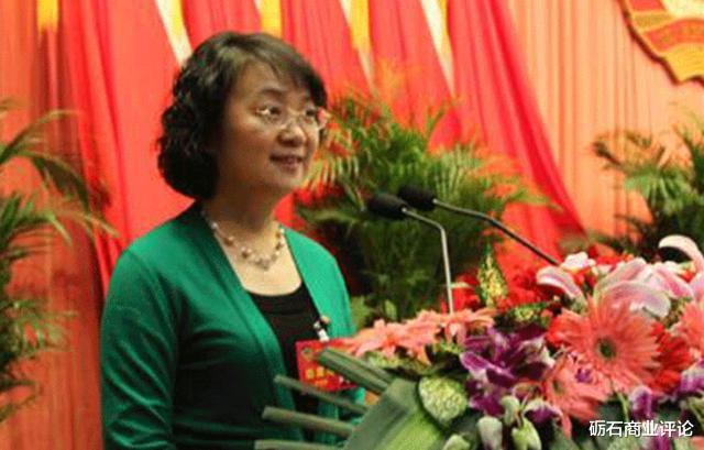【钟慧娟】钟慧娟：从化学老师到新晋女首富