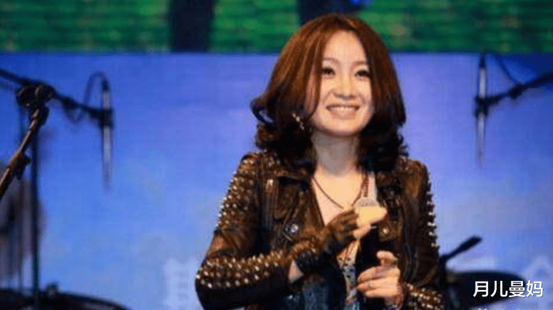 【春晚】曾5次登上春晚，和恩师同居怀孕被骗堕胎，如今年过半百嫩如少女