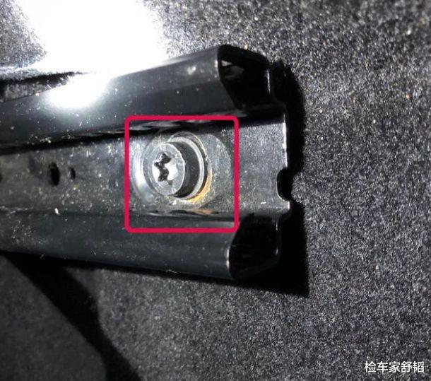 「宝马MINI」13万8买辆宝马Mini送女友，拆开仪表台触目惊心，这车谁敢要？