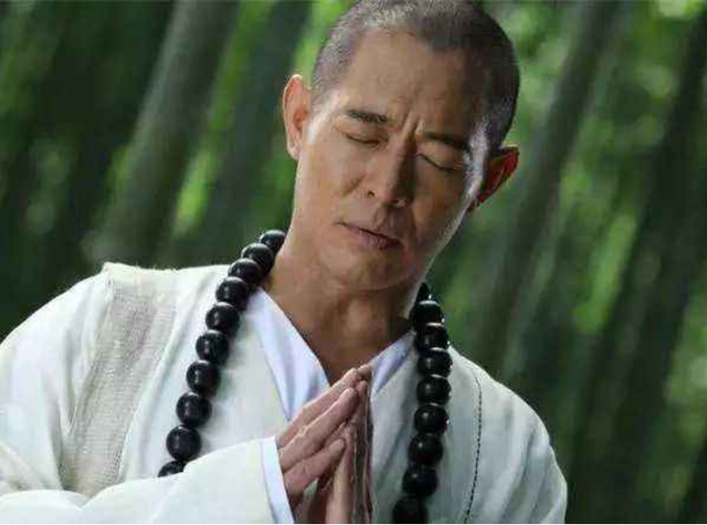 李连杰|李连杰所戴九眼天珠，被曝光是无价之宝，价格已经上亿元