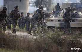 印度■印度动手了！印军坦克连夜增兵前线，大批士兵闯过边界