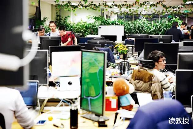 短视频|两位80后程序员“跑步”上市,公司估值3300亿,日均进账1个亿