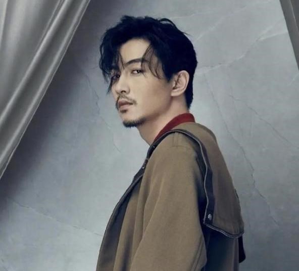 谭松韵|《以家人之名》没结束，谭松韵又有新剧开机，男主颜值不输宋威龙