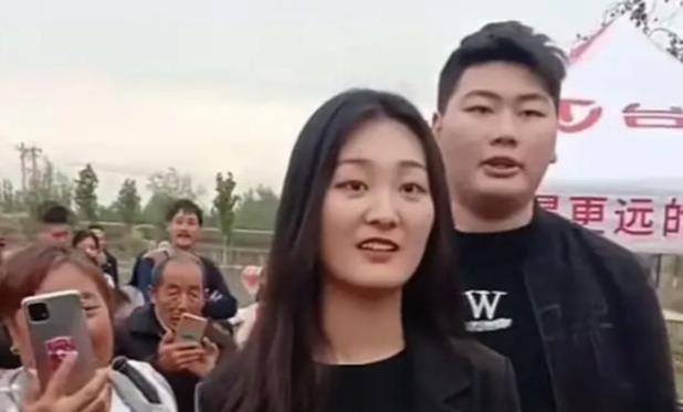 朱单伟|朱之文儿媳有难言之隐？小两口私下零互动，朱单伟牵手陈亚男甩开