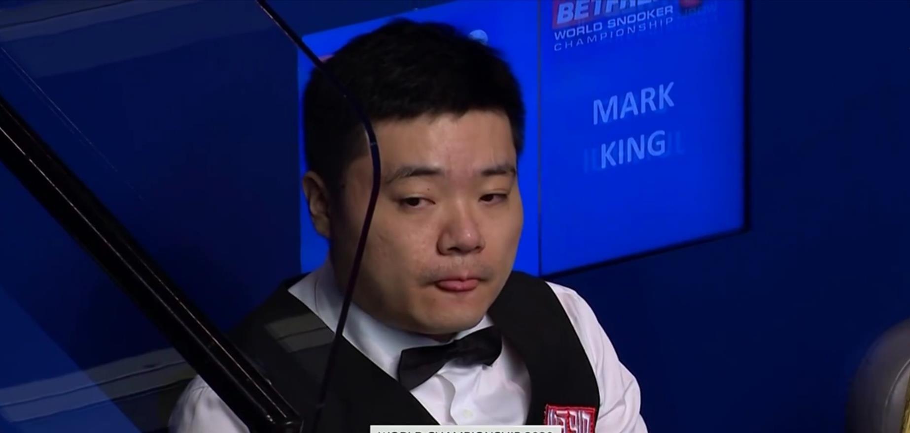 丁俊晖|丁俊晖浪费2赛点仍险胜；光头未能抗住压力，因2杆失误白搭决胜局