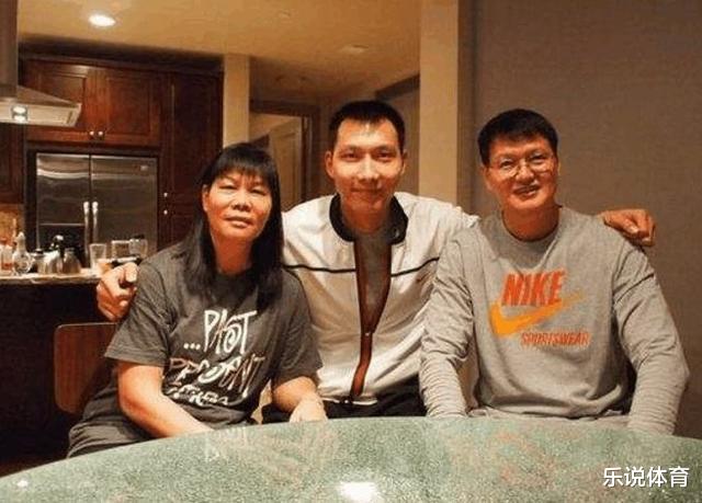 易建联：33岁易建联副业曝光！在家管理12家公司很悠闲，亲自说出退役时间