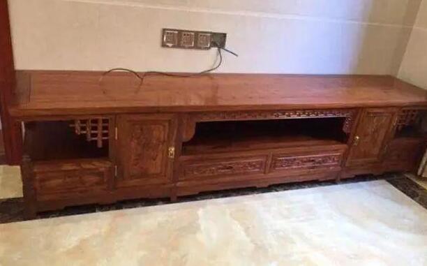 |装修百万的红木家具，媳妇却不肯入住，觉得房子像“墓地”