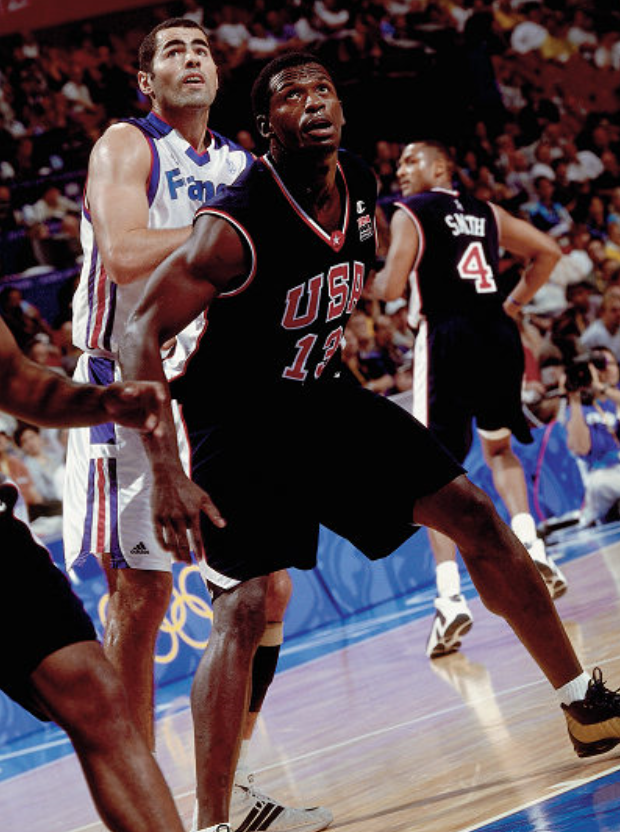 蒂姆·邓肯▲曾是四大前锋之一,15年NBA生涯比邓肯低调,认识他的都是老球迷