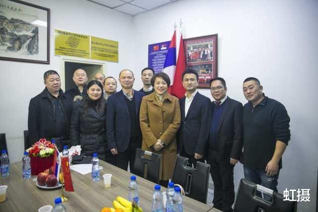 「杭州」巨无霸运输机运来384万个口罩，塞尔维亚华人：更期盼祖国运20来