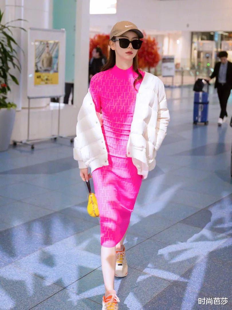 粉色|看过了金晨宋妍霏，感觉芭比粉、玫粉并不死亡啊！