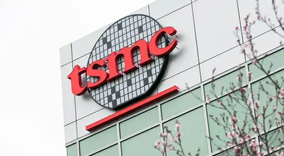 光刻机|?ASML不把光刻机卖给我们，会后悔的，台积电上百名工程师已经被挖走