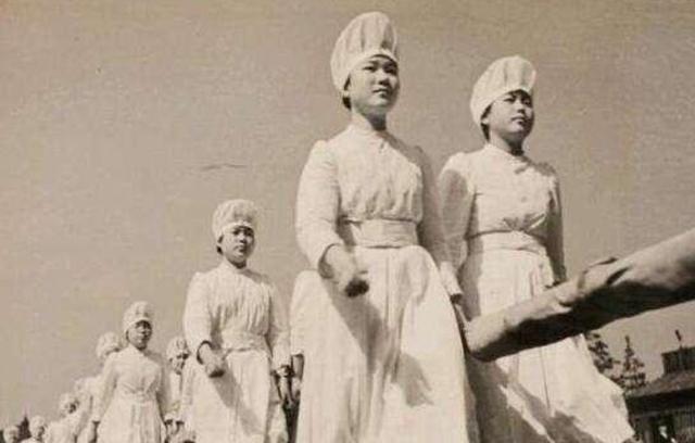 苏联|日本投降后，苏联俘虏日军女兵10000人，处理办法让日本胆寒