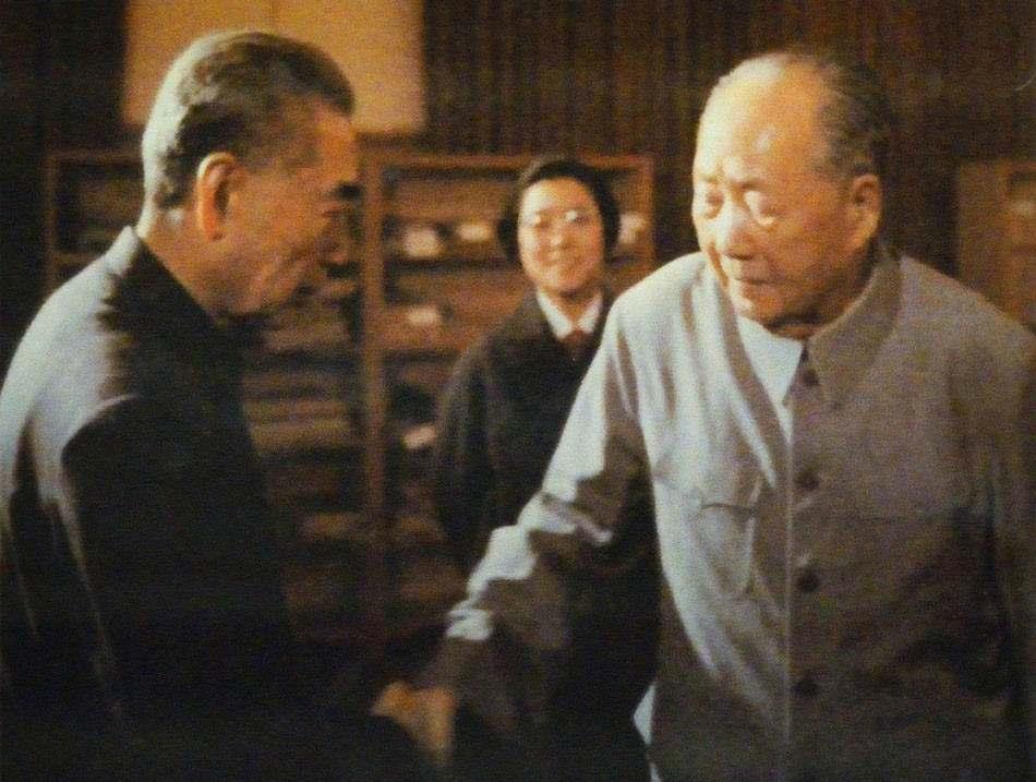 毛岸英|有人问毛主席：你是否责怪彭元帅，毛主席的回答让人敬佩