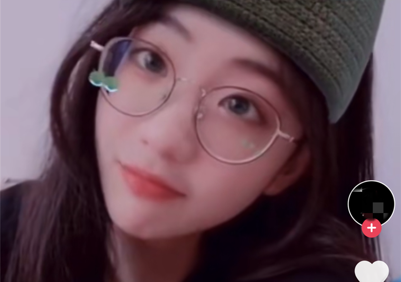 小姐姐|17岁高一满天星为什么不顾个人形象要给“高考哥”送花，看到她一句话，懂了