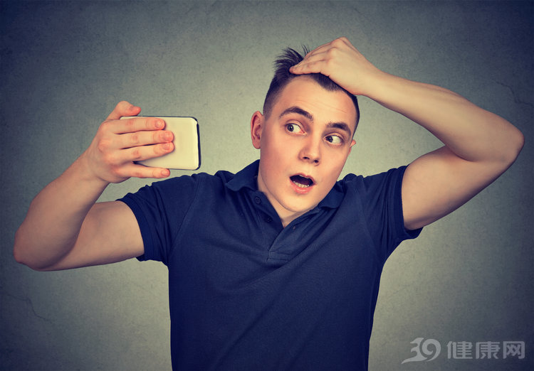 白发|吃黑芝麻可以治疗白发？营养专家：别傻了！真正养发的是这2物