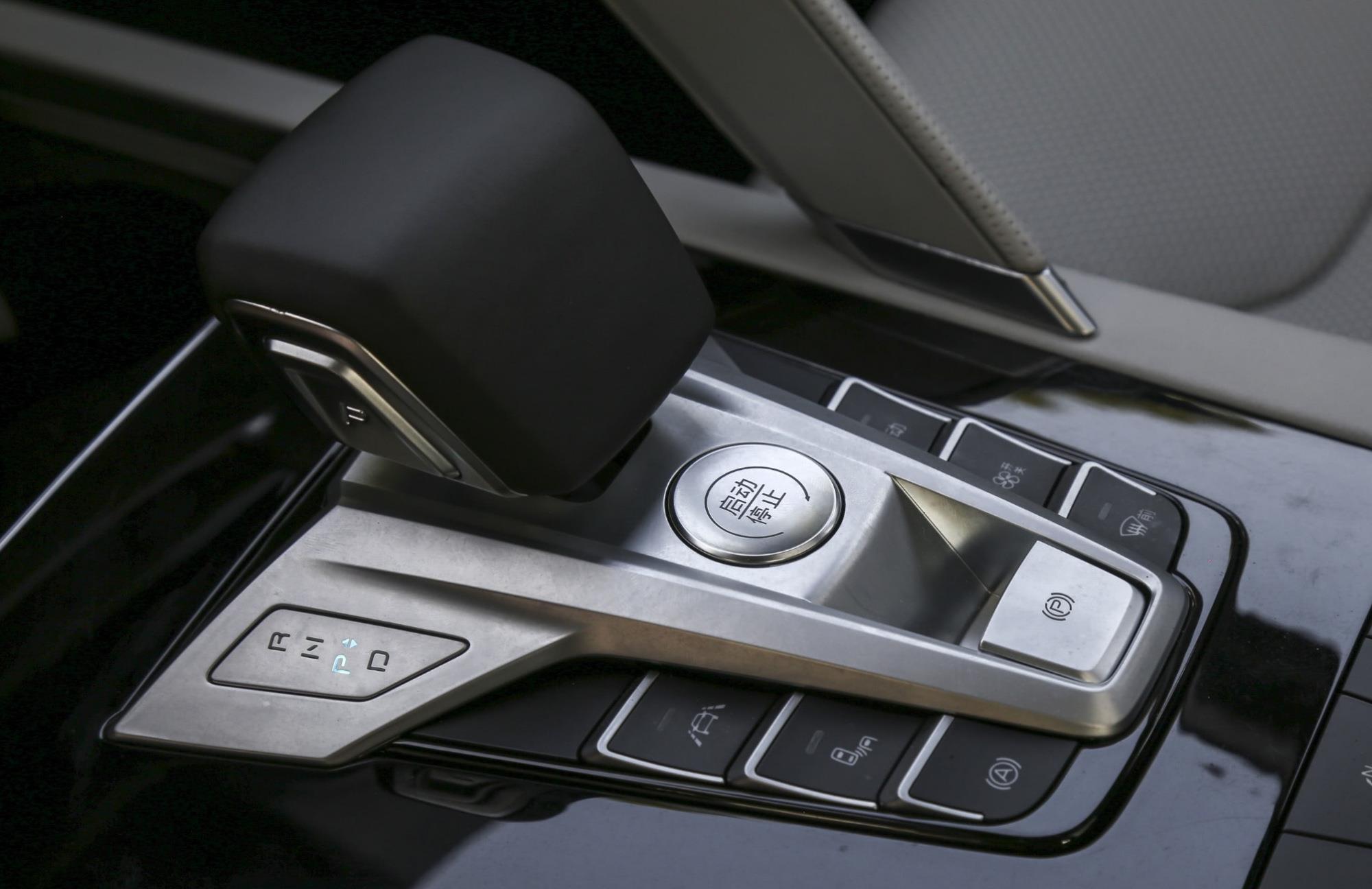 「SUV」国产紧凑型SUV新“标杆”,国六1.5T+6AT,油耗6L,6.99万起